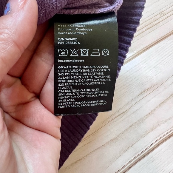 H & M Ribbed Full Zip Double Zipper Fitted Top.  Women’s Size Medium.  NWT - Picture 5 of 6